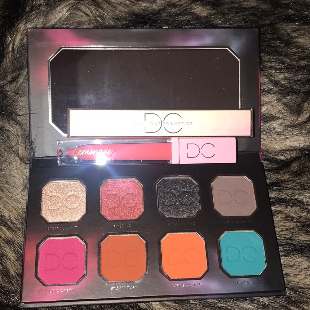 Makeup bundle - Picture 2 of 2